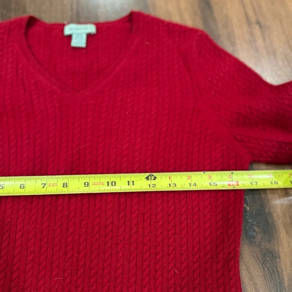 Geneva women's 100% cashmere v-neck sweater dark red Sz Medium - Picture 3 of 5